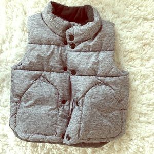 18-24 month baby GAP boys vest.